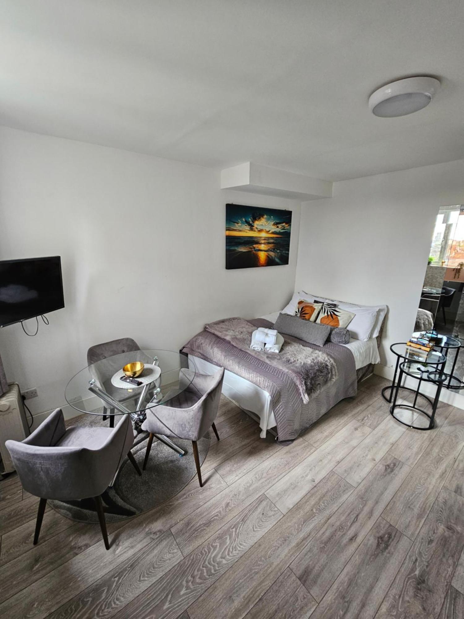 Stylish Studio Near Kensal Green Λονδίνο Εξωτερικό φωτογραφία